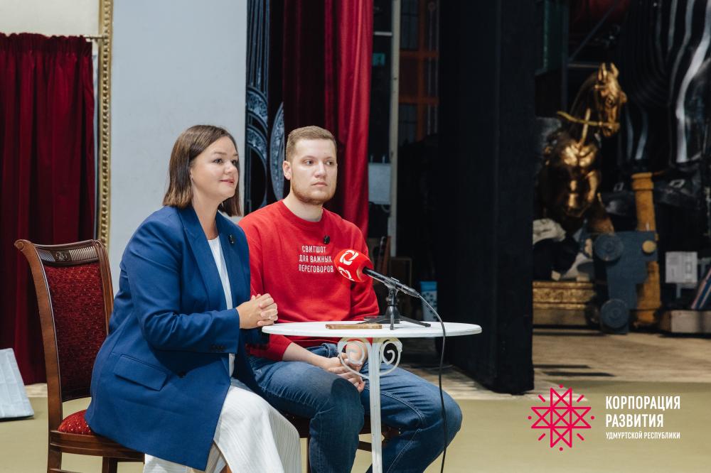 https://madeinudmurtia.ru/upload/iblock/2e5/t4utx1mdjyqc49czlskua7day67c08x1/Press_konferentsiya-SVU_35.jpg